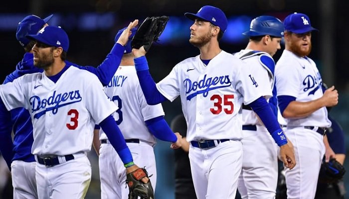 Los Angeles Dodgers Still Showing Interest in Free Agent All-Star Closer