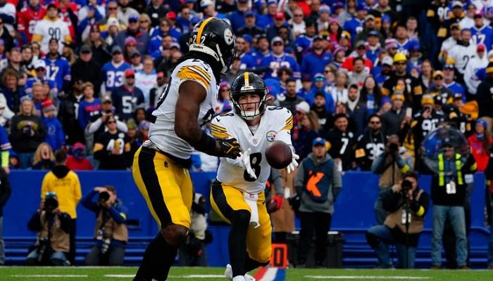Running Back Says Steelers Need In-House Changes
