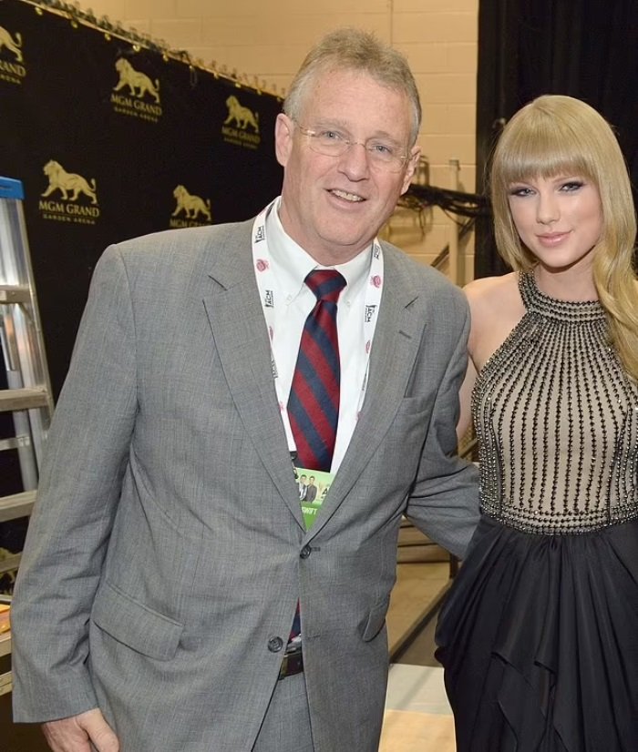 Heartwarming moment Taylor Swift's father tells security to bring a mother and her kids into VIP section