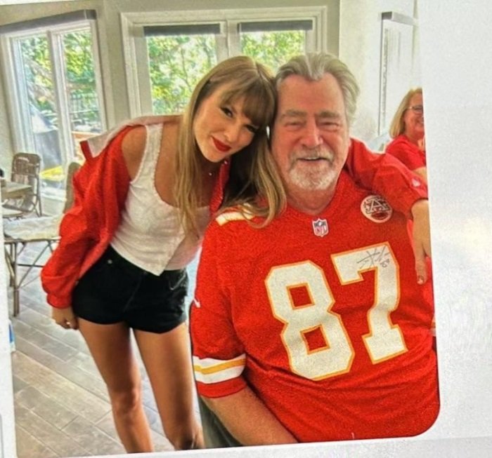 Travis Kelce's Dad Has Blunt Message For Reality Television Star