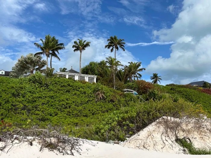 Inside Taylor Swift and Travis Kelce’s $15K-a-night Bahamas vacation home with 3 butlers