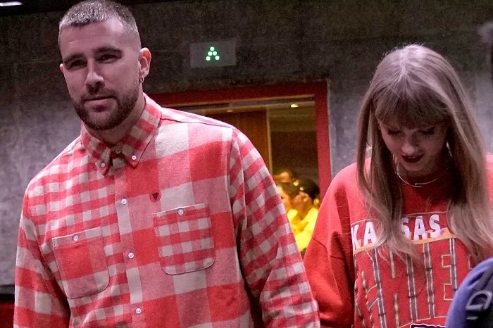 Taylor Swift Nods to Travis Kelce With Cute Reaction to Football Lyric 