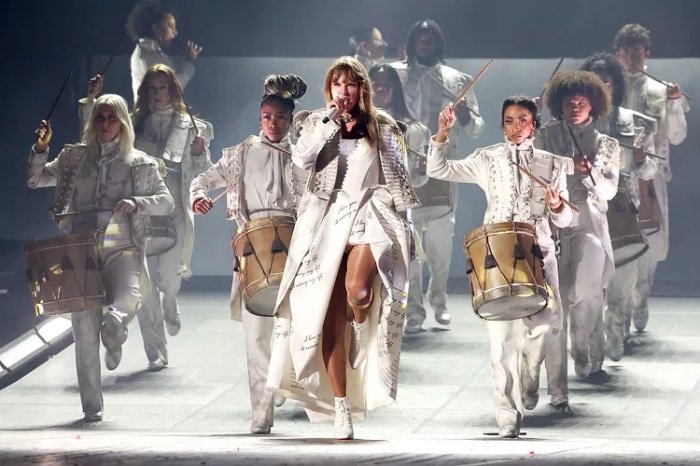 Taylor Swift Gave Nod To Travis Kelce During Eras Tour In Paris